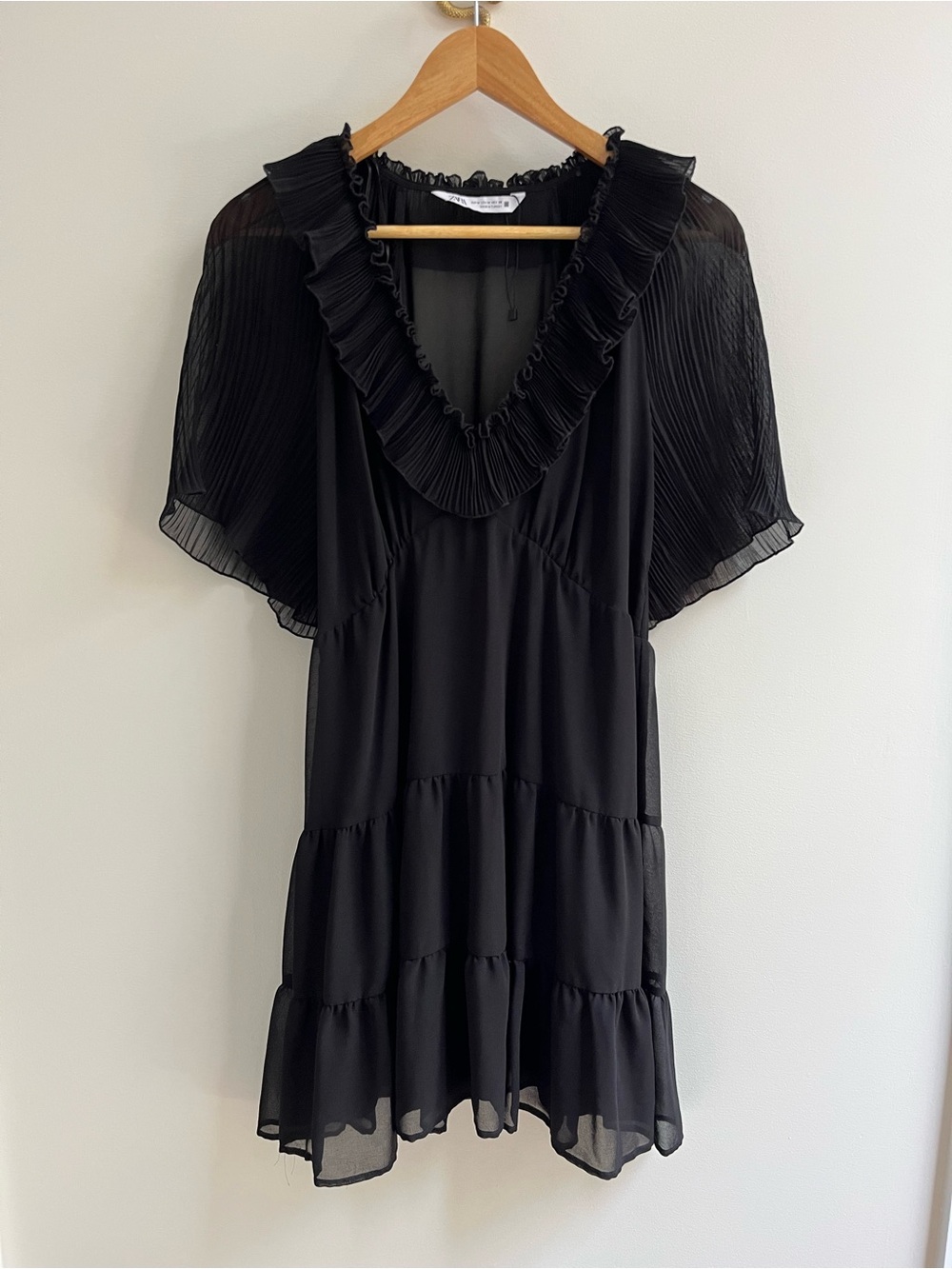 Zara Sheer Ruffle V-Neck Pleated Short Sleeve Tiered Mini Cocktail Dress Black M